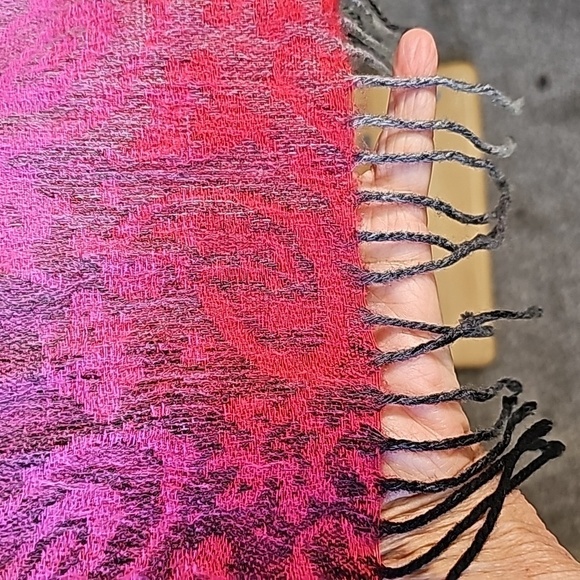 Scarf, pink Ambra with gray Paisley design. No tags. I believe it is Cashmere. - Picture 3 of 4